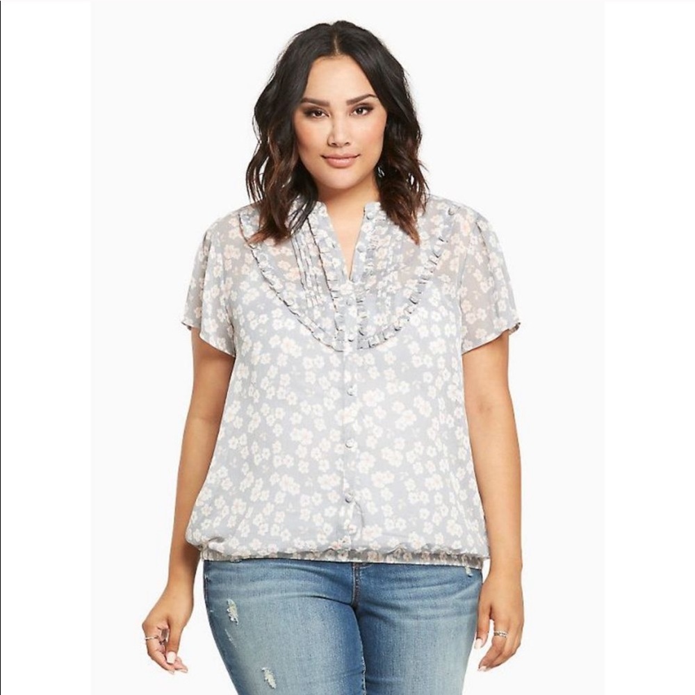 Torrid Ruffle Front Blouse (Size 5)